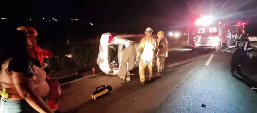 Mulher morre em acidente de carro na BR-040